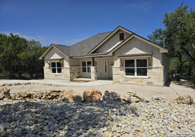 Photo 1 of Single family home for sale at 1645 Pecan Circle, Canyon Lake, TX 78133 | MLS# 1883586 | Listing updated on 2025-09-26