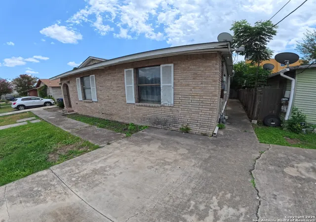 Photo 2 of Single family home for sale at 126 Hosack, San Antonio, TX 78211 | MLS# 1883601 | Listing updated on 2025-09-09