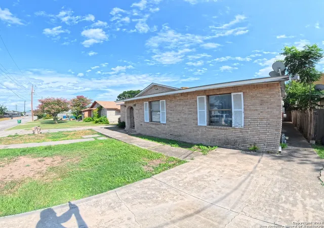 Photo 3 of Single family home for sale at 126 Hosack, San Antonio, TX 78211 | MLS# 1883601 | Listing updated on 2025-09-09