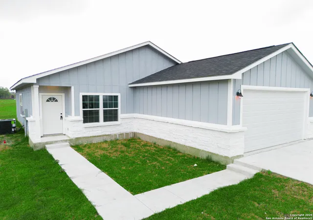 1st image of 811 N Polk, Beeville, TX 78102 | MLS# 1883612