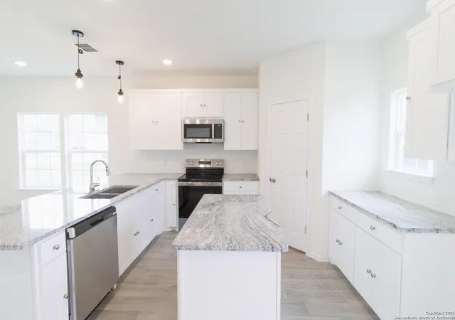 5th image of 811 N Polk, Beeville, TX 78102 | MLS# 1883612