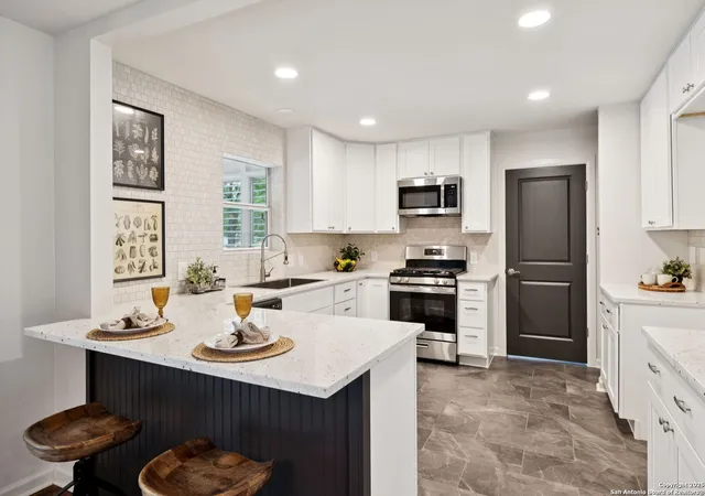 Photo 2 of Sale Pending at 602 Antler, San Antonio, TX 78213 | MLS# 1883663 | Listing updated on 2025-10-31