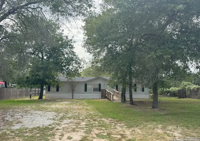 Photo 2 of Manufactured home for sale at 23139 Hickory Shadow, Elmendorf, TX 78112 | MLS# 1883704 | Listing updated on 2025-08-26