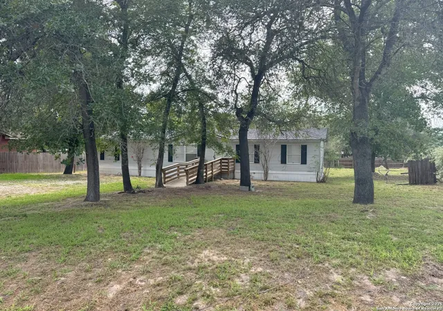 Photo 3 of Manufactured home for sale at 23139 Hickory Shadow, Elmendorf, TX 78112 | MLS# 1883704 | Listing updated on 2025-08-26
