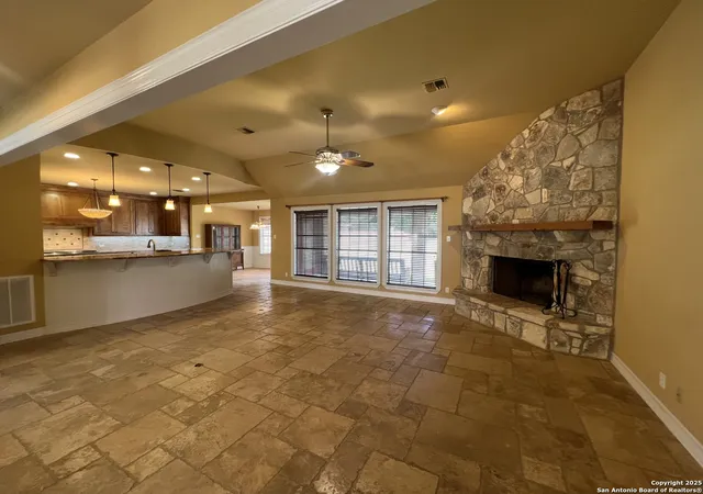 Photo 3 of Sale Pending at 1622 Continental Dr, Pleasanton, TX 78064 | MLS# 1883712 | Listing updated on 2025-10-30
