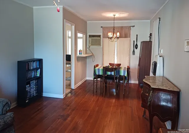 Photo 3 of Single family home for sale at 206 Laddie, San Antonio, TX 78201 | MLS# 1883729 | Listing updated on 2025-10-24