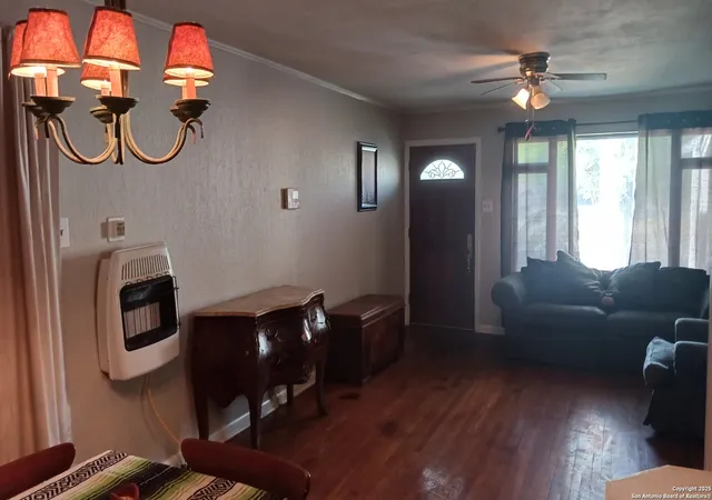 Photo 3 of Single family home for sale at 206 Laddie, San Antonio, TX 78201 | MLS# 1883729 | Listing updated on 2025-10-24