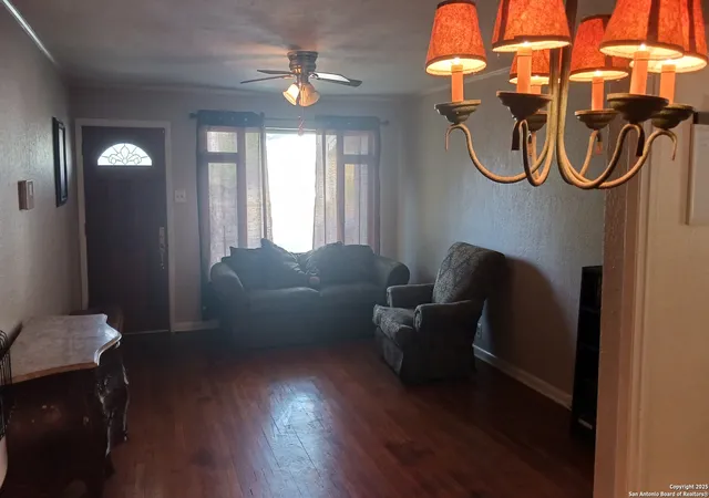 Photo 4 of Single family home for sale at 206 Laddie, San Antonio, TX 78201 | MLS# 1883729 | Listing updated on 2025-10-24