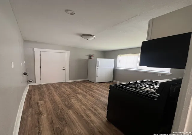 3rd image of 1517 El Paso, San Antonio, TX 78207 | MLS# 1883735
