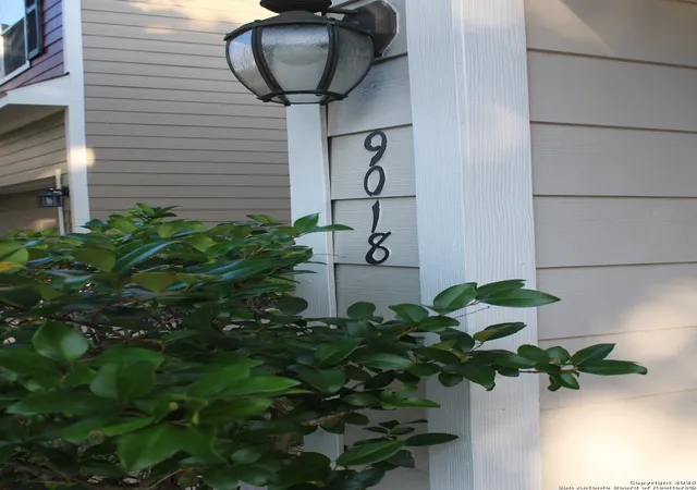 Photo 3 of Single family home for sale at 9018 Elm Drake Lane, Humble, TX 77338 | MLS# 1883779 | Listing updated on 2025-08-30