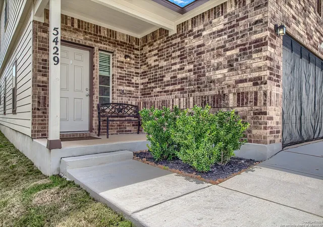 2nd image of 5429 Shasta Pl, Saint Hedwig, TX 78152 | MLS# 1883835