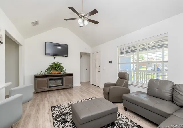 Photo 3 of Single family home for sale at 2838 Wyoming St, San Antonio, TX 78203 | MLS# 1883866 | Listing updated on 2025-12-30