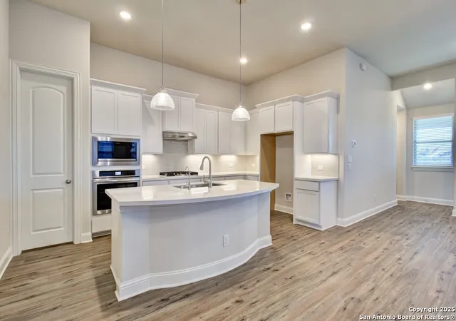 4th image of 734 Groudsel Avenue, New Braunfels, TX 78132 | MLS# 1883885