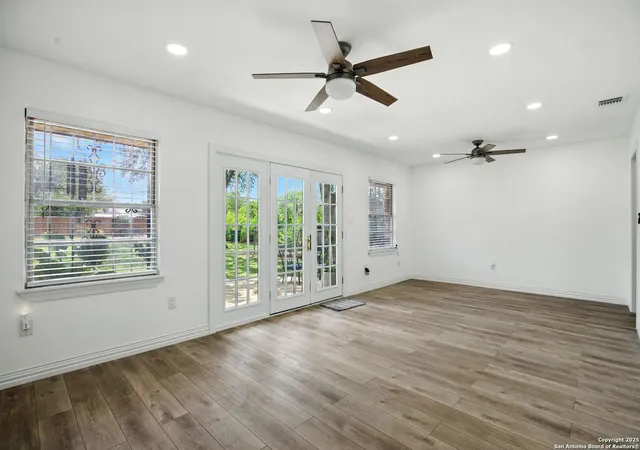 Photo 3 of Sale Pending at 310 Montpelier, San Antonio, TX 78228 | MLS# 1883961 | Listing updated on 2025-09-11