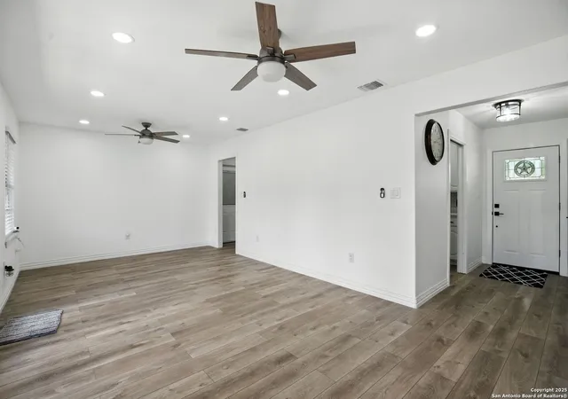 Photo 4 of Sale Pending at 310 Montpelier, San Antonio, TX 78228 | MLS# 1883961 | Listing updated on 2025-09-11