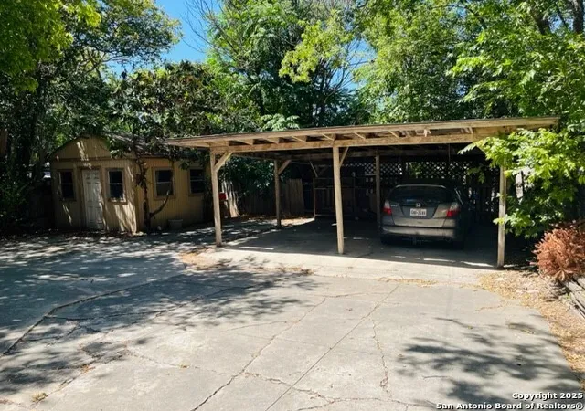 Photo 1 of Multi family home for sale at 415 W Hollywood Ave, San Antonio, TX 78212 | MLS# 1883986 | Listing updated on 2025-07-25