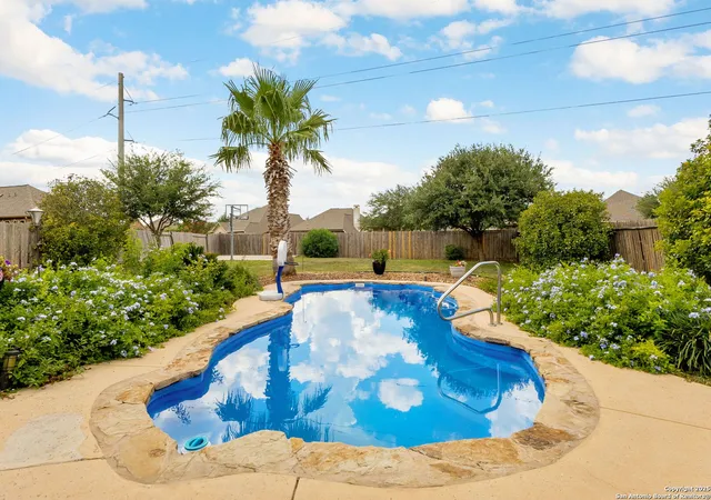 Photo 2 of Single family home for sale at 2194 Pioneer, Seguin, TX 78155 | MLS# 1884019 | Listing updated on 2025-10-10