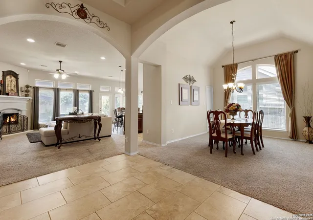 Photo 4 of Single family home for sale at 2194 Pioneer, Seguin, TX 78155 | MLS# 1884019 | Listing updated on 2025-10-10