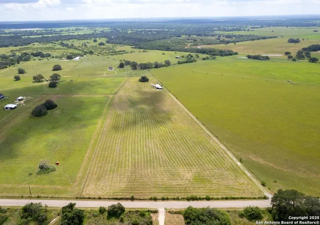 Photo 4 of Sale Pending at 3721 Schuettig Rd, Poteet, TX 78065 | MLS# 1884034 | Listing updated on 2025-09-26
