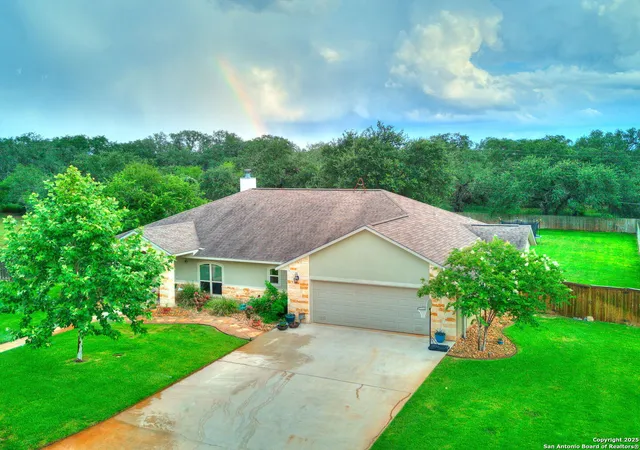Photo 2 of Sale Pending at 1011 Timbercrest, Pleasanton, TX 78064 | MLS# 1884038 | Listing updated on 2025-10-12