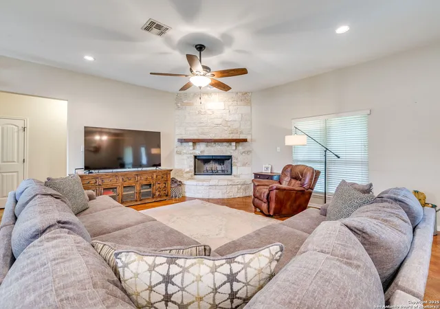 Photo 3 of Sale Pending at 1011 Timbercrest, Pleasanton, TX 78064 | MLS# 1884038 | Listing updated on 2025-10-12