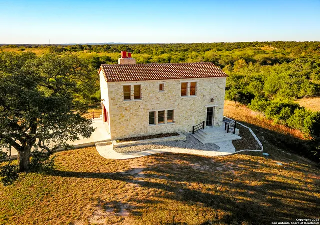 40th image of 925 Martingale Trail, Bandera, TX 78003 | MLS# 1884039
