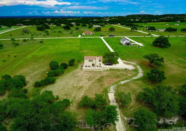 4th image of 925 Martingale Trail, Bandera, TX 78003 | MLS# 1884039
