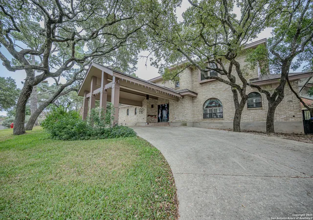 Photo 3 of Single family home for sale at 7802 Timber Top Dr, Boerne, TX 78015 | MLS# 1884065 | Listing updated on 2025-12-01