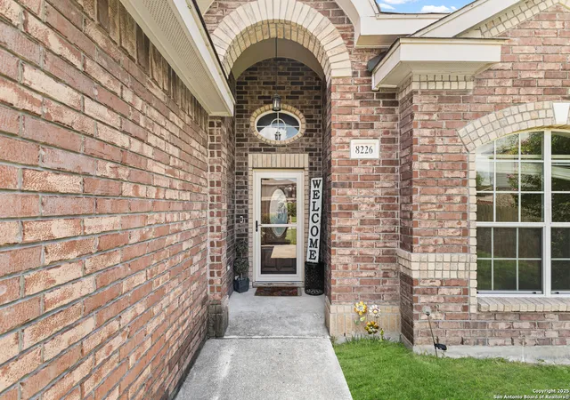 Photo 4 of Sale Pending at 8226 Grissom Pass, San Antonio, TX 78251 | MLS# 1884086 | Listing updated on 2025-11-16