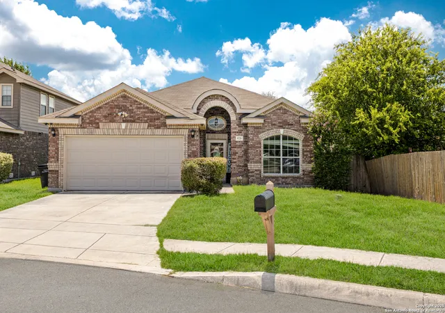 Photo 2 of Sale Pending at 8226 Grissom Pass, San Antonio, TX 78251 | MLS# 1884086 | Listing updated on 2025-11-16