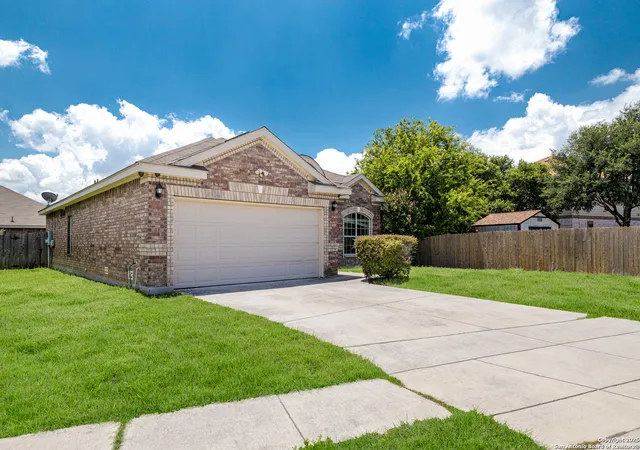 Photo 3 of Sale Pending at 8226 Grissom Pass, San Antonio, TX 78251 | MLS# 1884086 | Listing updated on 2025-11-16
