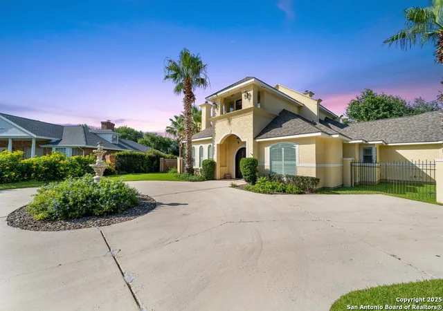 Photo 2 of Single family home for sale at 213 Chattington, San Antonio, TX 78213 | MLS# 1884095 | Listing updated on 2025-12-01
