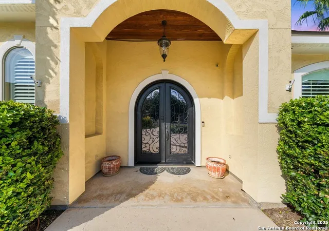 Photo 3 of Single family home for sale at 213 Chattington, San Antonio, TX 78213 | MLS# 1884095 | Listing updated on 2025-12-01