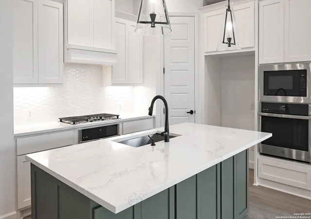 2nd image of 2195 Zachry Dr, New Braunfels, TX 78132 | MLS# 1884121