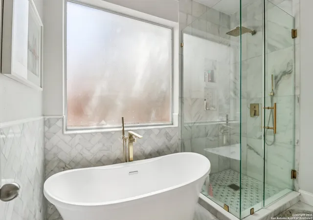 Photo 4 of Single family home for sale at 1321 Barton Creek, San Antonio, TX 78258 | MLS# 1884128 | Listing updated on 2026-06-11
