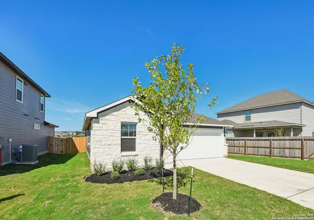 Photo 3 of Sale Pending at 29531 Clanton Pass, San Antonio, TX 78260 | MLS# 1884173 | Listing updated on 2026-03-18