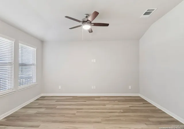 Photo 3 of Sale Pending at 208 Dakota Ridge, Cibolo, TX 78108 | MLS# 1884260 | Listing updated on 2025-09-29