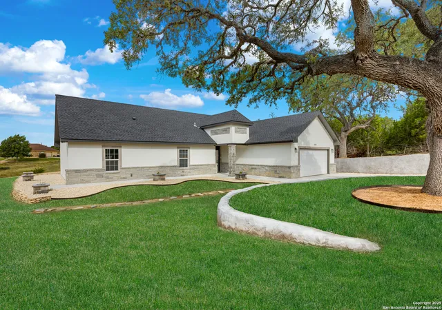 Photo 2 of Sale Pending at 808 Heinen Rd, Bandera, TX 78003 | MLS# 1884314 | Listing updated on 2025-10-19
