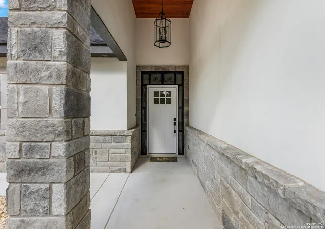 Photo 4 of Sale Pending at 808 Heinen Rd, Bandera, TX 78003 | MLS# 1884314 | Listing updated on 2025-10-19
