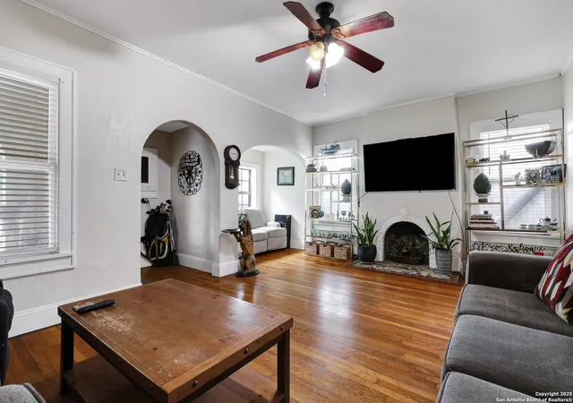 Photo 1 of Single family home for sale at 1619 W Kings Hwy, San Antonio, TX 78201 | MLS# 1884343 | Listing updated on 2025-07-27