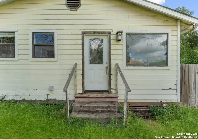 Photo 3 of Single family home for sale at 5220 Linda Jo, Adkins, TX 78101 | MLS# 1884390 | Listing updated on 2025-11-01