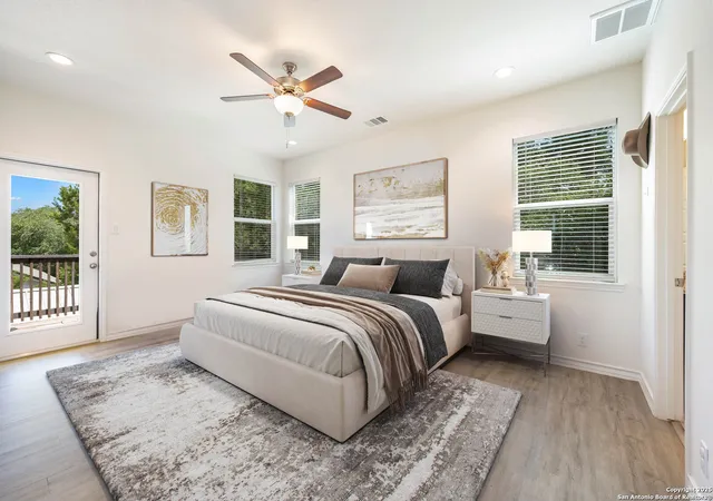 Photo 2 of Single family home for sale at 1130 Twin Deer, Canyon Lake, TX 78133 | MLS# 1884420 | Listing updated on 2025-10-07