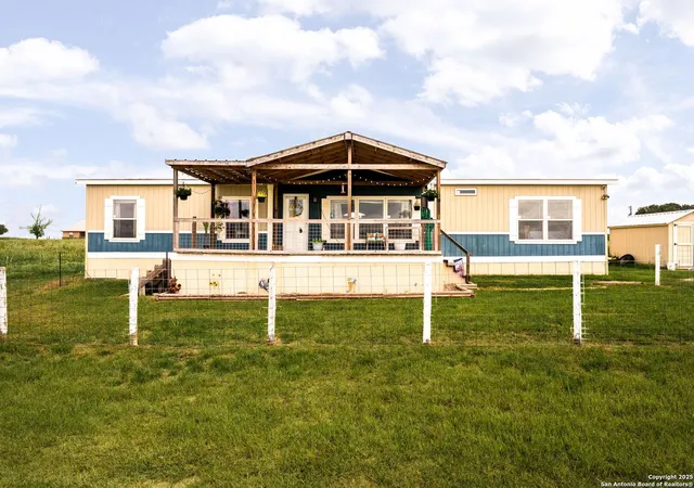Photo 3 of Manufactured home for sale at 793 C Road, Sutherland Springs, TX 78161 | MLS# 1884444 | Listing updated on 2026-01-23