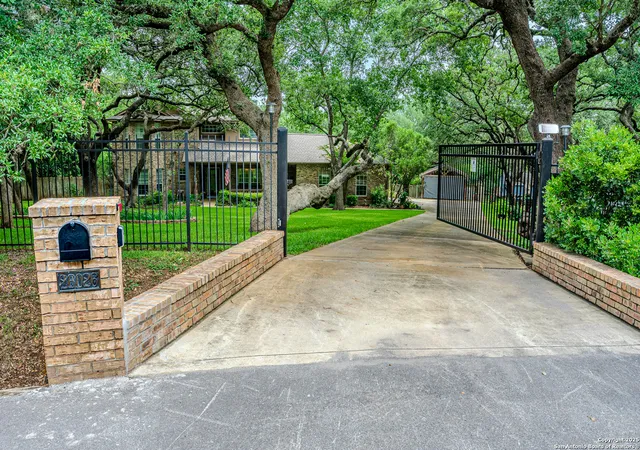 Photo 2 of Sale Pending at 26026 Oak Nest Ln, San Antonio, TX 78255 | MLS# 1884625 | Listing updated on 2025-09-09