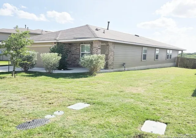 Photo 2 of Sale Pending at 437 Middle Green, Floresville, TX 78114 | MLS# 1884639 | Listing updated on 2026-01-01