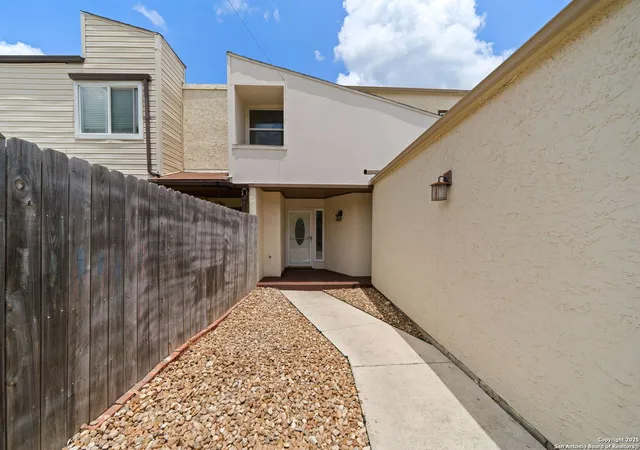 Photo 1 of Single family home for sale at 1770 Thousand Oaks, San Antonio, TX 78232 | MLS# 1884665 | Listing updated on 2025-10-31