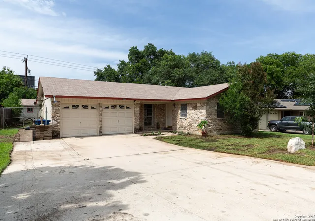 Photo 2 of Single family home for sale at 1003 Mount Capote, San Antonio, TX 78213 | MLS# 1884682 | Listing updated on 2025-09-15