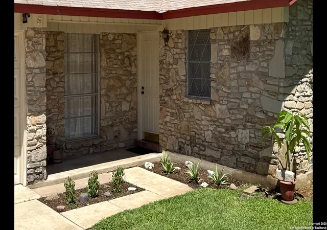 Photo 3 of Single family home for sale at 1003 Mount Capote, San Antonio, TX 78213 | MLS# 1884682 | Listing updated on 2025-09-15