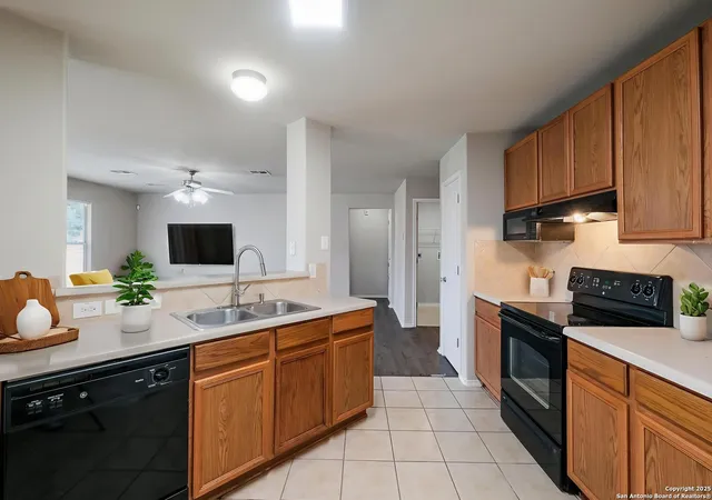 Photo 3 of Sale Pending at 5011 Fountain, San Antonio, TX 78244 | MLS# 1884693 | Listing updated on 2025-10-16