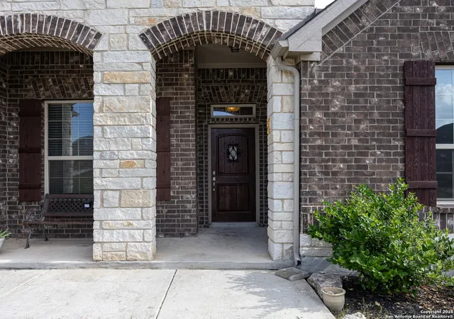 Photo 2 of Single family home for sale at 517 Concerto, Spring Branch, TX 78070 | MLS# 1884749 | Listing updated on 2025-10-24